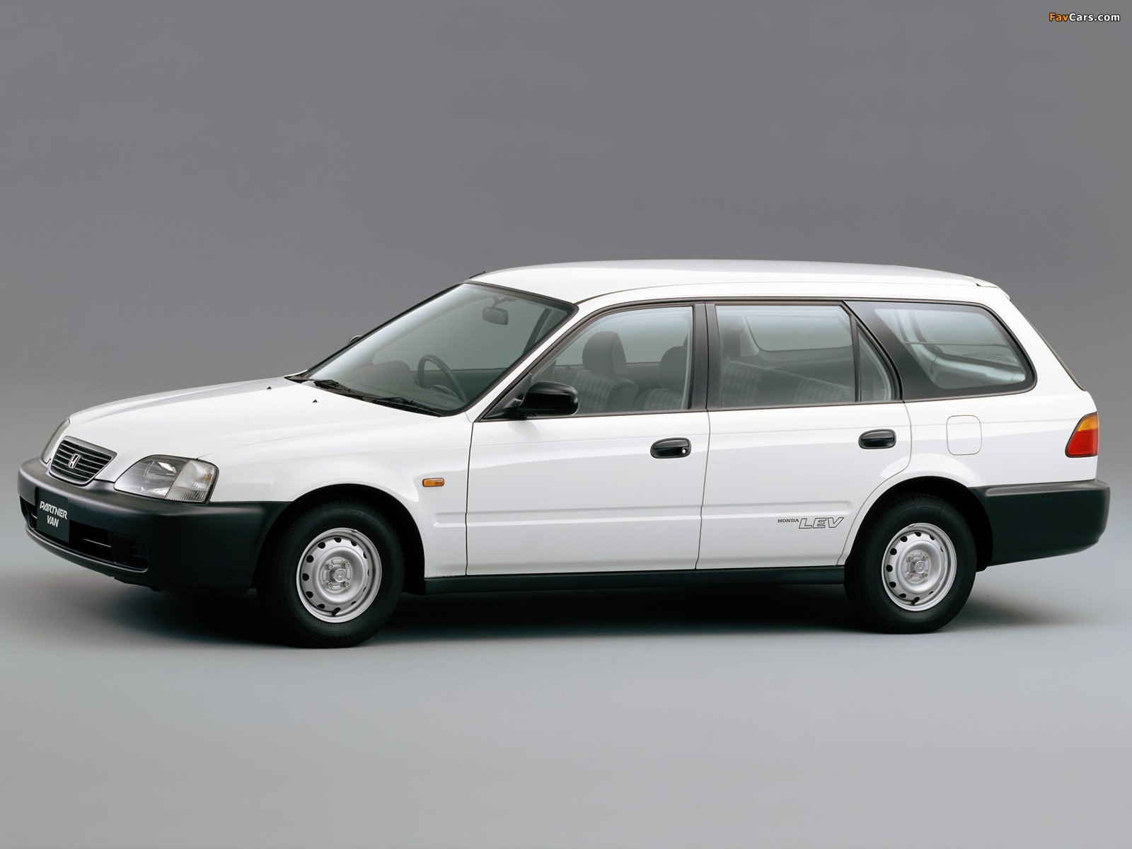 Honda History 車名の由来 ホンダ車篇no 40 96 10に販売されていた シビックプロの後継車 ライトバン型の商用車 パートナー Partner は 英語で 相手 仲間 ハードなビジネスの心強い仲間 良き相棒として 末永くお付き合いできるようにと