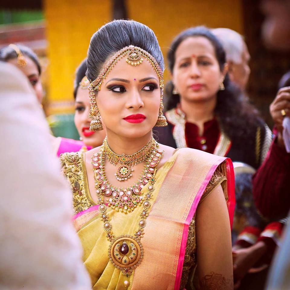 Shopzters's tweet photo. Beauty, Poise and Grandeur! <3 

Let’s start the day with wedding makeup inspiration: https://t.co/mIJMoKwcQZ

PC - Makeup by Vejetha Anand https://t.co/dCO6iaGWUE