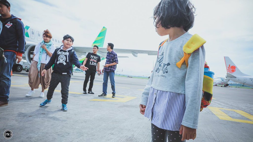 pandji's tweet photo. Shira juga ikut | #JBWT https://t.co/VgItmk30a5