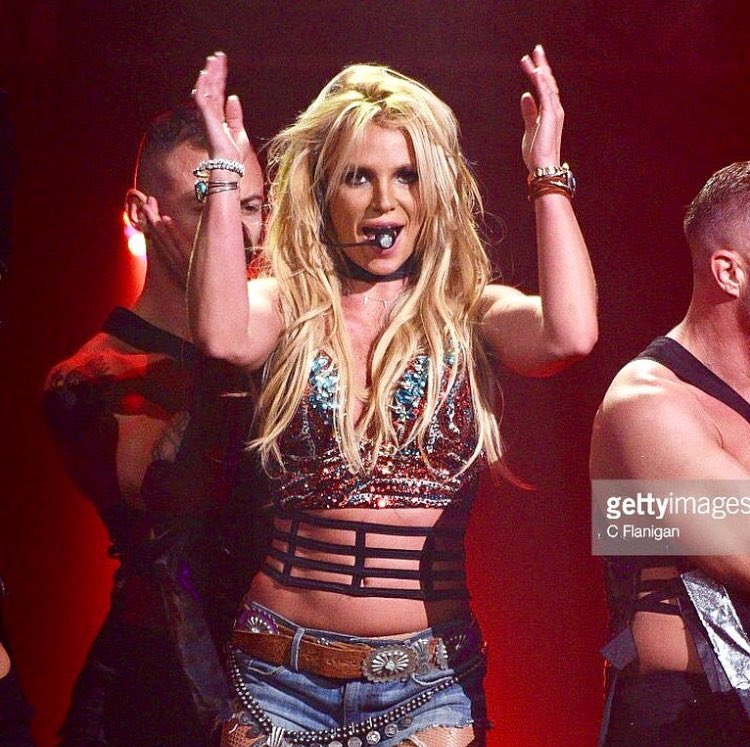 DailySpears's tweet photo. Britney performing at the #997TripleHoShow! 🔥 https://t.co/56fOwasYrt