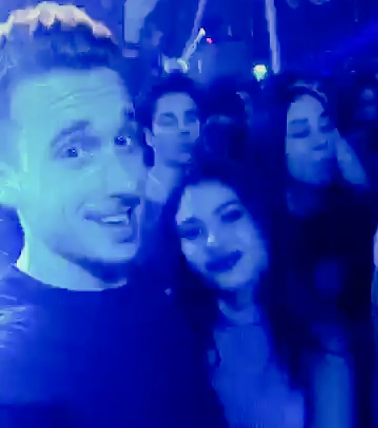 Lola6910's tweet photo. Magnifique ce couple vraiment @JulienSS10 & Tamara 👫❤️🙈
Je leur souhaite vraiment plein de bonheur 🙌🏻 #Love #Julara https://t.co/jaqnbIKqLH