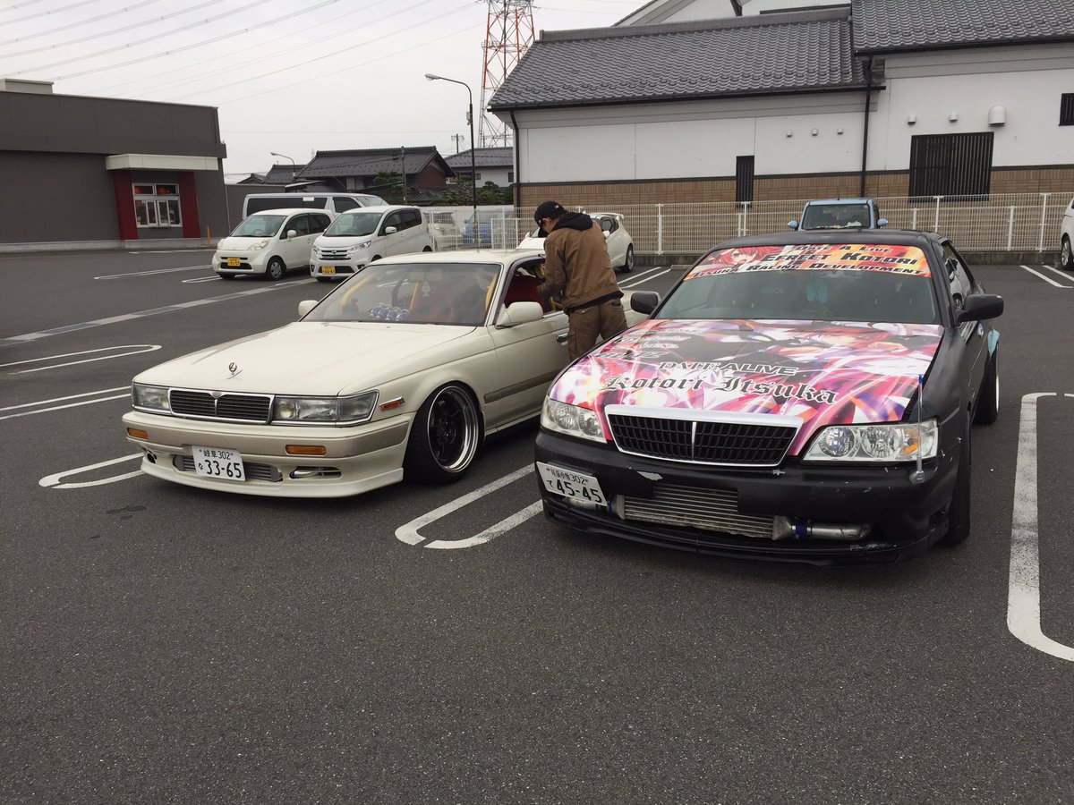 KazukiRm125's tweet photo. ユウくんのローレルとツーショット！
ユウくんのローレルめっちゃカッコよかった😁
写真で見るより生←で見た方がクッソカッコイイ👍 https://t.co/j3G55e6JY8