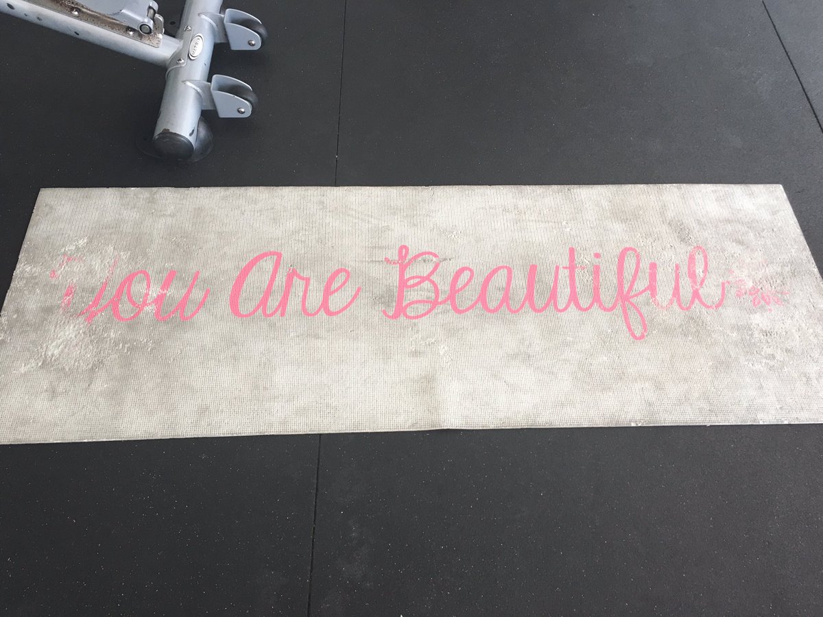 Aly_Raisman's tweet photo. No matter where we are in the world.... Happy Sunday ✨ #spreadthelove #workoutmotivation https://t.co/RxrA9FwRcq
