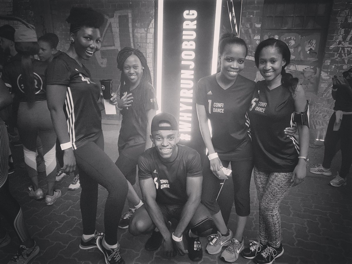NeoTheGiftZA's tweet photo. My #ConfiDance Team! We made it to the finish line together!
#WhyIRunJoburg
#RunYourCrew
#RunDance
#ConfiDanceZA https://t.co/LlbfEnxFGN