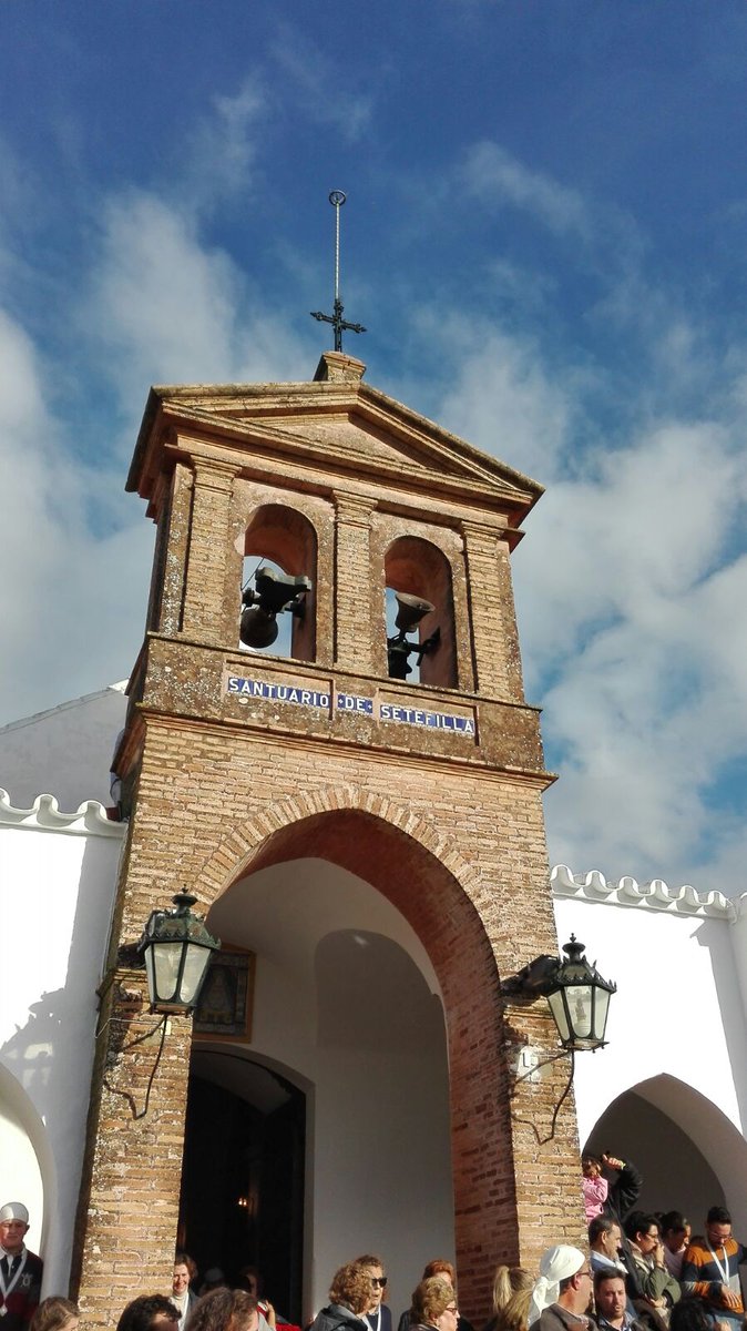 La imagen de la Virgen de Setefilla ya está en su Santuario, y las campanas repican por su llegada, vía <a href="/sebadelatorre/">Seba de la Torre</a> <a href="/HdadDeSetefilla/">Hdad. de Setefilla</a>