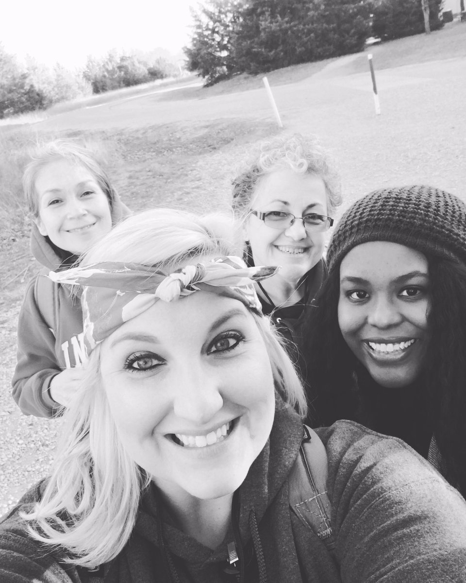 mendenhall5th's tweet photo. 5th Grade Teacher Selfie😜 #mendenhalllearns https://t.co/EtqNItEP2P