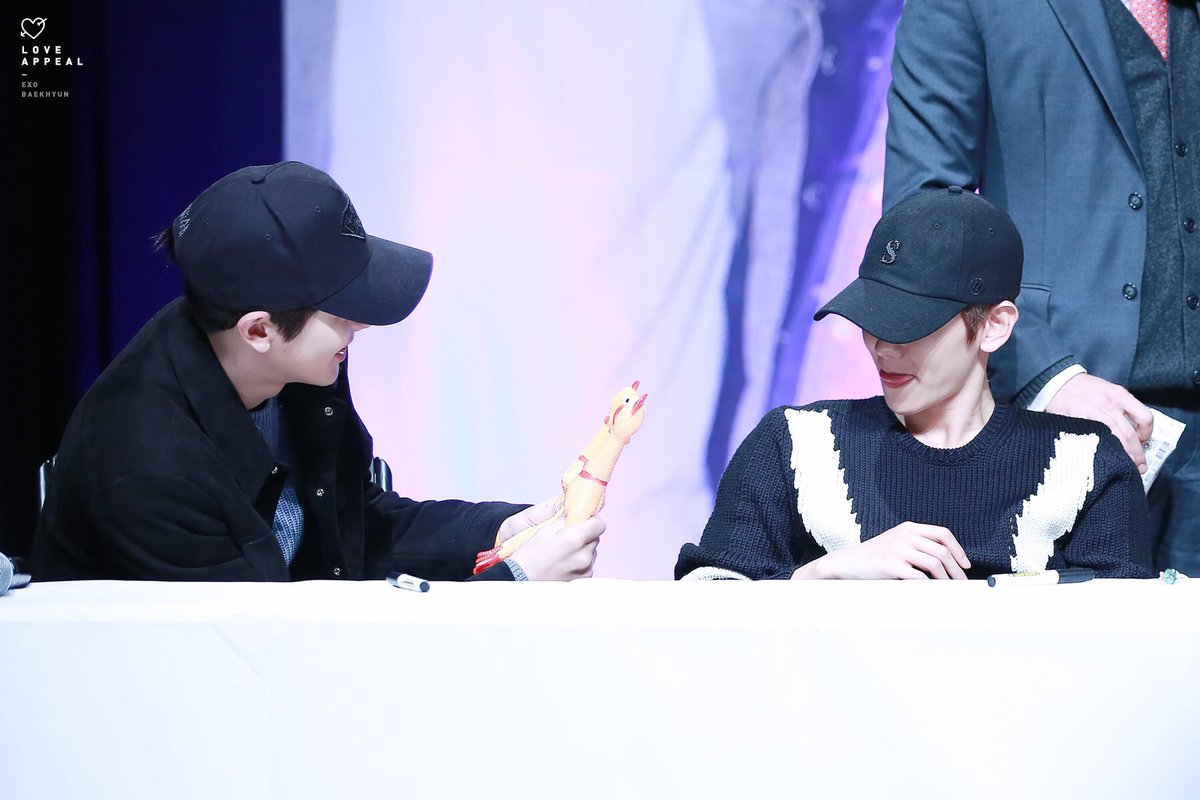 bestofbyunbaek's tweet photo. 💓💓💓💓 https://t.co/vPaBZWncyc