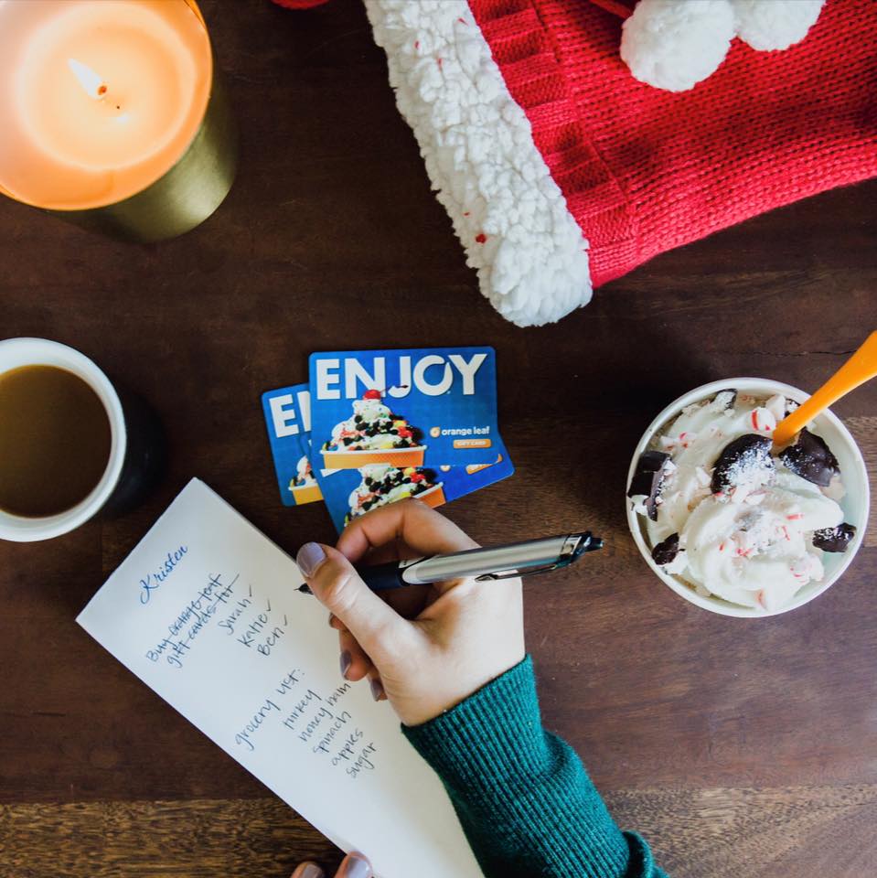 OrangeLeafSTNY's tweet photo. Making the list, checking it twice. Holiday shopping is now even sweeter with Orange Leaf! Get $20 of stocking stuffers and get FREE FROYO! https://t.co/rXPwgy6ZkI