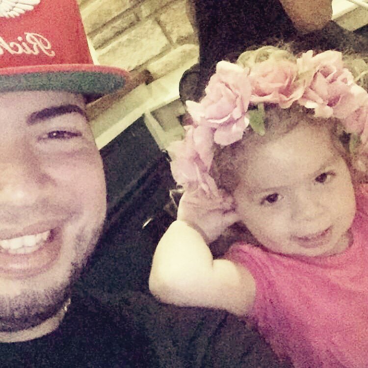 karlitosbeatz's tweet photo. El verdadero filtro de Snapchat mi hija lo tiene hahaha 💪🏻😍👌🏻😘💕 Te Amo https://t.co/JWeFD52foJ