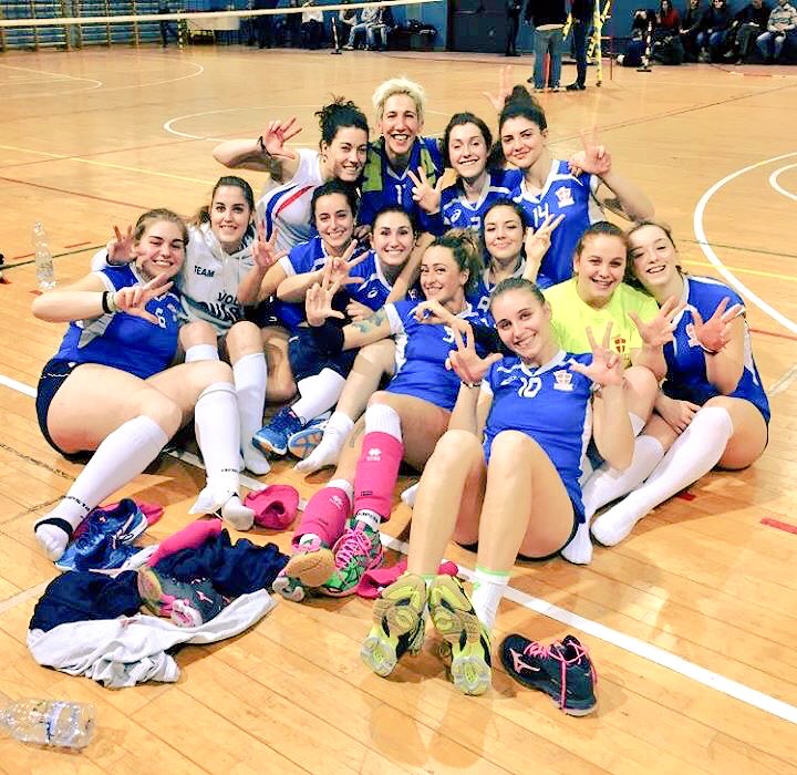 Tappo_91's tweet photo. Forse forse in regia qualcosa sta finalmente cambiando.. un grande 3-0 ragazze😎 #Volley #Novara #squadrone #forza #gobitches #bombers https://t.co/B2uMr8Jo3H