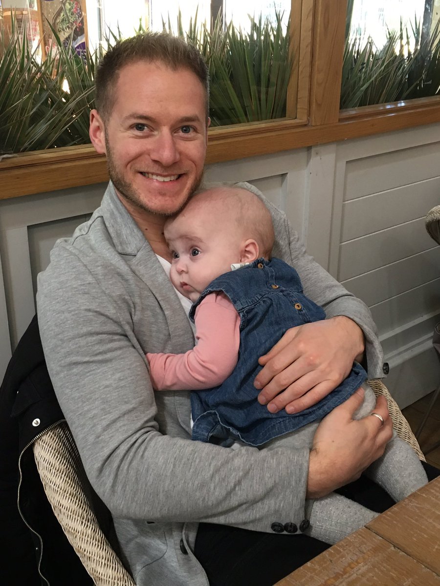 RickyDannyFox's tweet photo. Day off from parties and events today ... what better way to spend it with my gorg niece and nephew! #tinycuddles :-) #crewshill https://t.co/T4Ad7LVV5V
