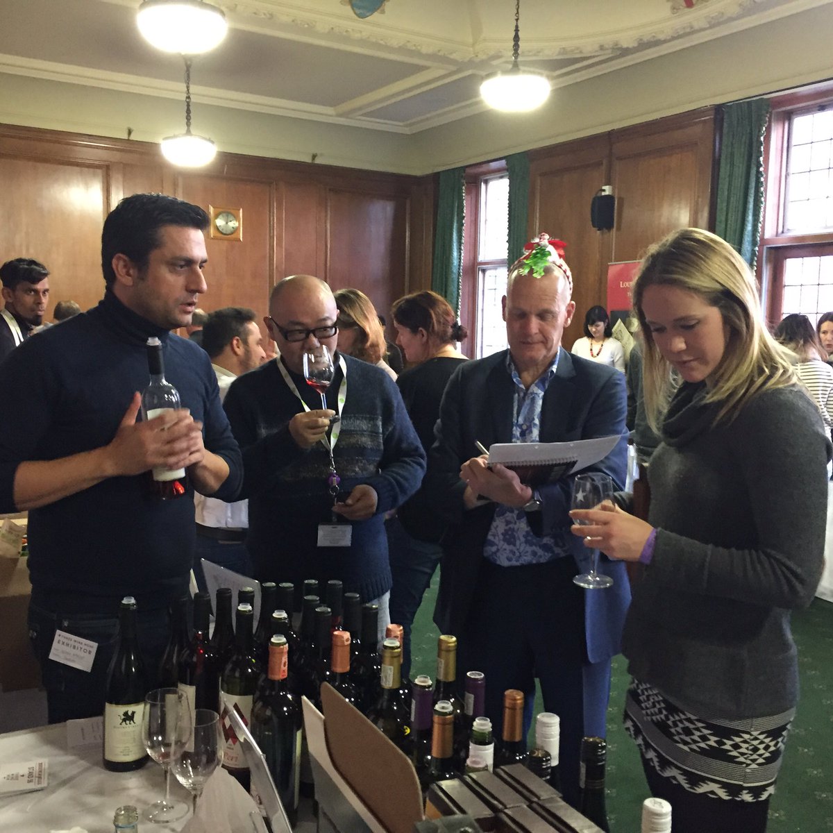 sonvinoUK's tweet photo. Oh yeah :) beautiful people all together @ThreeWineMen @KastroTireli @Timatkin https://t.co/9nAnKlbLY9