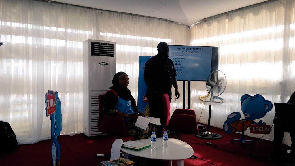 speabidjan's tweet photo. Début de la conference "Le vaccin, pourquoi, comment, quoi ?" avec le Dr. Sissoko Mahamadou. #SPE2016 https://t.co/gHLeE19cWJ