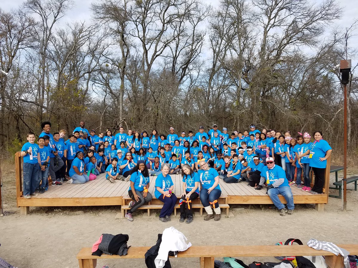 mendenhall5th's tweet photo. Mendenhall 5th Grade!💙 #mendenhalllearns https://t.co/ems9gLL5qs