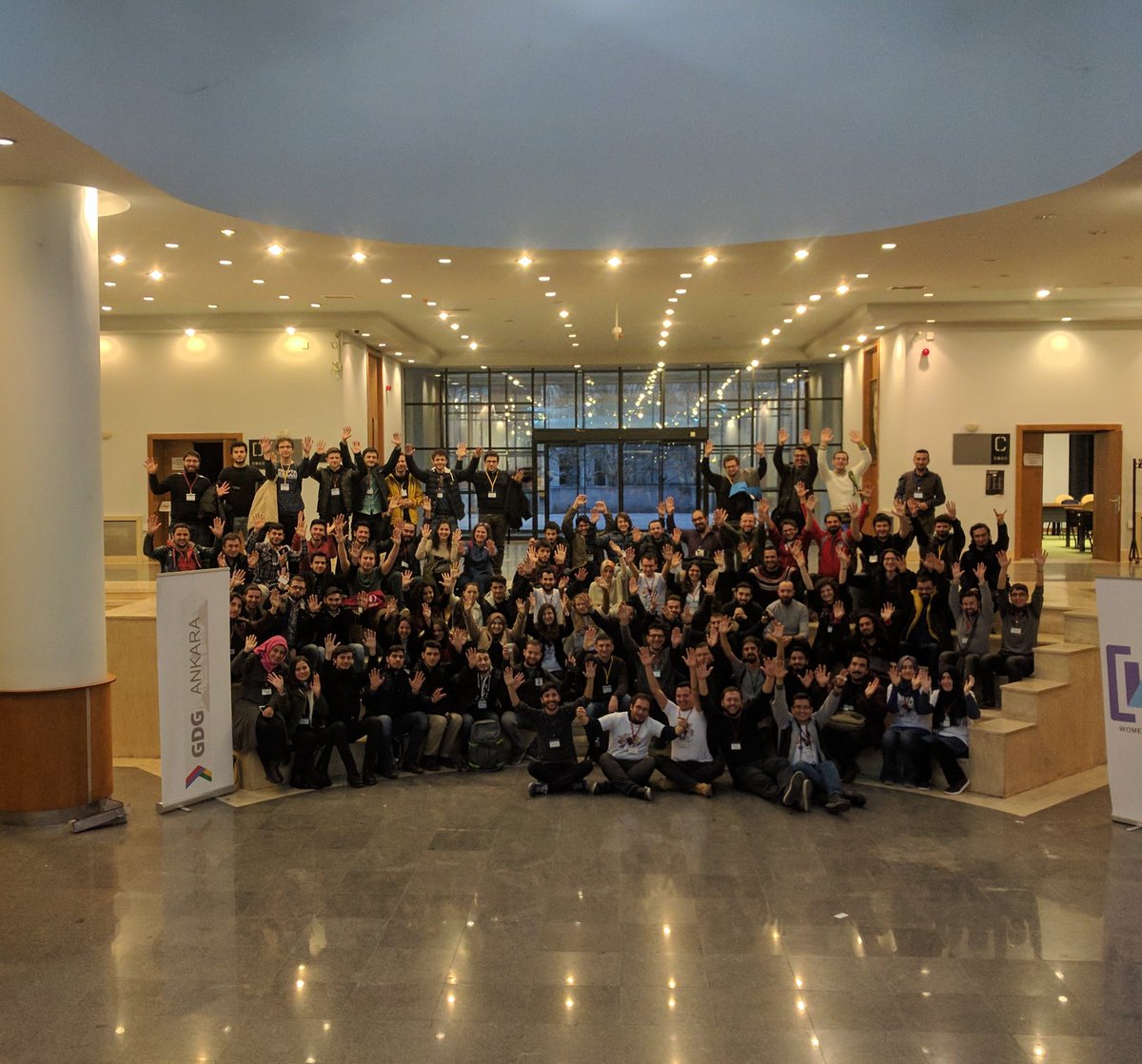 gdgankara's tweet photo. Her güzel şey gibi #DFANK da bitti 🤓 23 başarılı konuşmacımız ve 700+ muhteşem katılımcımıza çok teşekkür ederiz 👏👏 #GDG #GDGAnkara #DevFest https://t.co/VgmZP4DISk