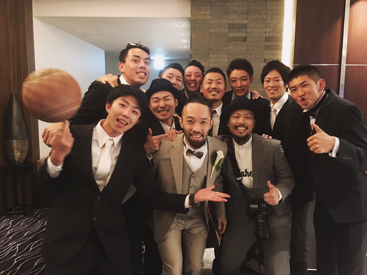 bonafire7's tweet photo. "F"ormal SQUAD!!!!!
#fsquad #formalsquad #streetball #family https://t.co/pwtmiLDrF1