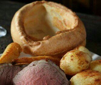 onlyroyalss's tweet photo. #SundayRoast #HomeMadeRoast #YorkshirePudding #PubRoast #NorthbankChristmas #VillersST @Nicholsonspubs @TheNorthbankBID https://t.co/H5GYOTaFNh