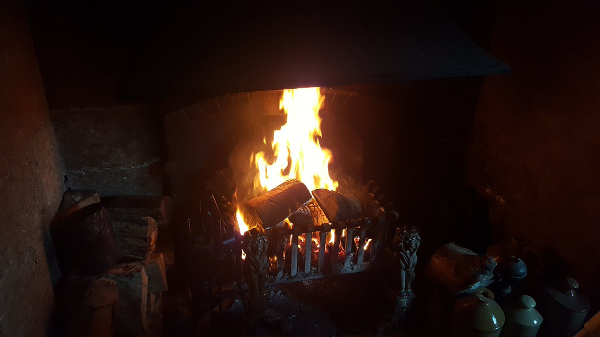 Fires a light christmas Dec's are up. #realale ale is great #homecooked #sundayroast are fab that's missing is you We make your Sunday great