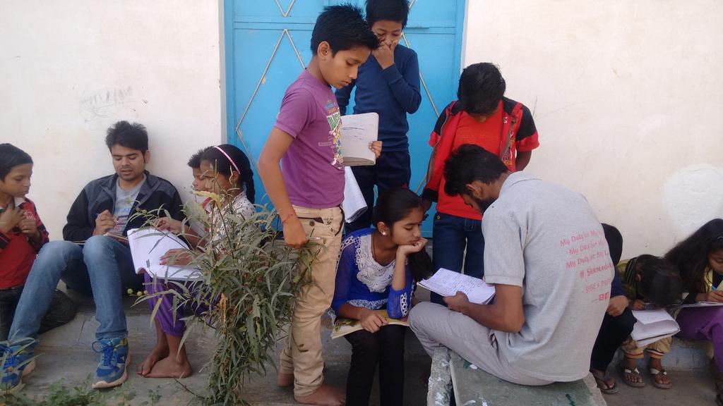 chambalyouth's tweet photo. #SundayClassroom #दkshateam & students @nstomar @PMOIndia https://t.co/ejQqUjPLn7