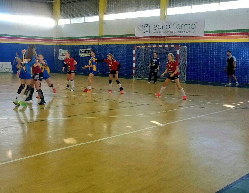 Fgabalonman's tweet photo. SELECCIÓN DE #ASTURIAS vs I.F #HELLTON 10-7
#SALNES
VERY INTERESTING GAME!
#HANDBALL
#2K16
#TOURNAMENT
#balonmano https://t.co/lly17Kpbtp