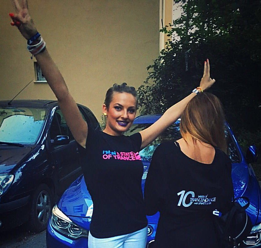 DeeaDhyana's tweet photo. @asot @arminvanbuuren #ImInAStateOfTrance & #ILiveForThatEnergy πππ€ https://t.co/iBM0AVeEGc