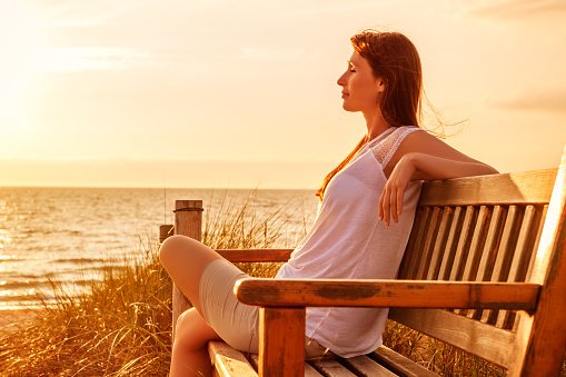 NHSuk's tweet photo. Being more aware of the present can help us enjoy the world around us. Read about mindfulness here: https://t.co/jAOja4lhxu https://t.co/KvDuAIRd1l