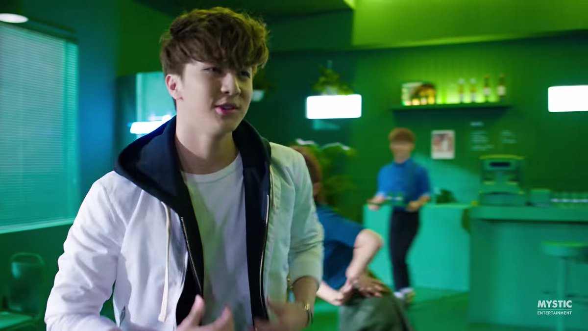 kimchibuzz's tweet photo. Dara appeared in Cheondung's Video!♡ [Teaser #1] 천둥 Thunder - Sign (Feat. 구하라 GUHARA) https://t.co/vodOTbTcPe https://t.co/lYkWC1yOHB