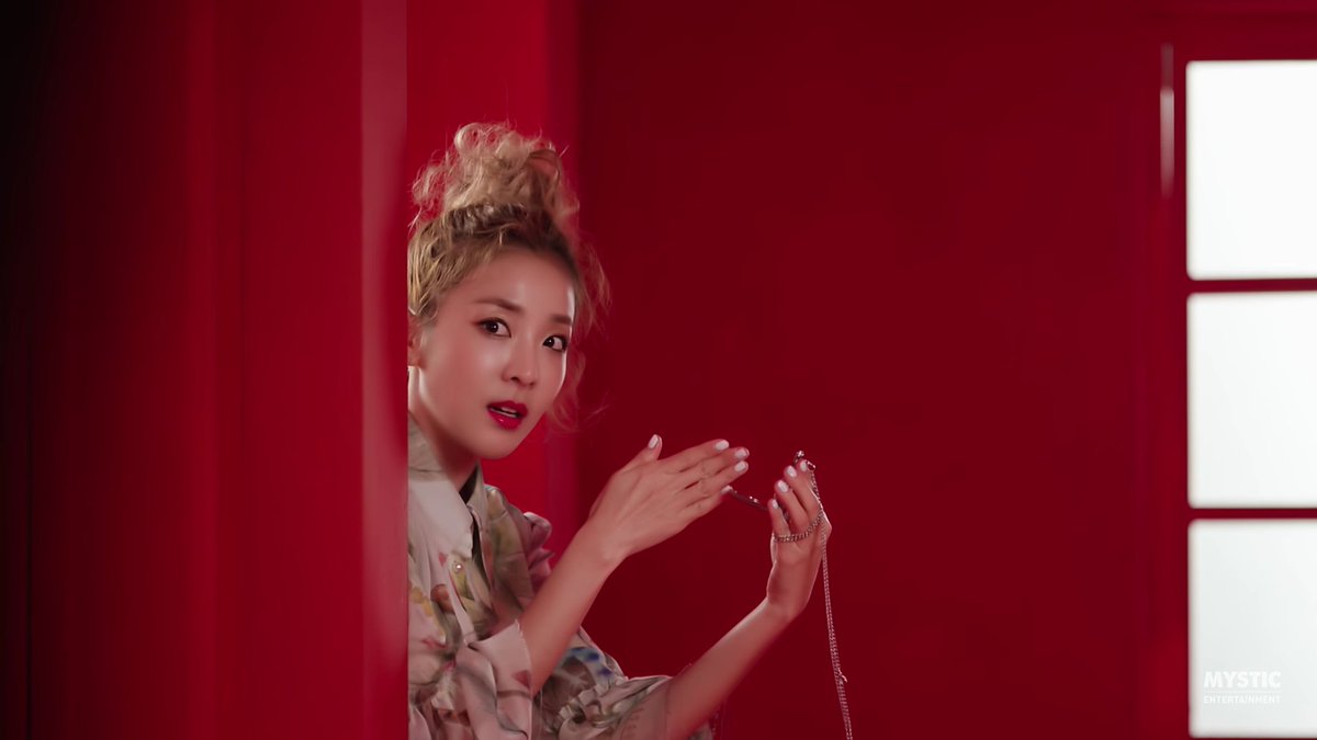 kimchibuzz's tweet photo. Dara appeared in Cheondung's Video!♡ [Teaser #1] 천둥 Thunder - Sign (Feat. 구하라 GUHARA) https://t.co/vodOTbTcPe https://t.co/lYkWC1yOHB