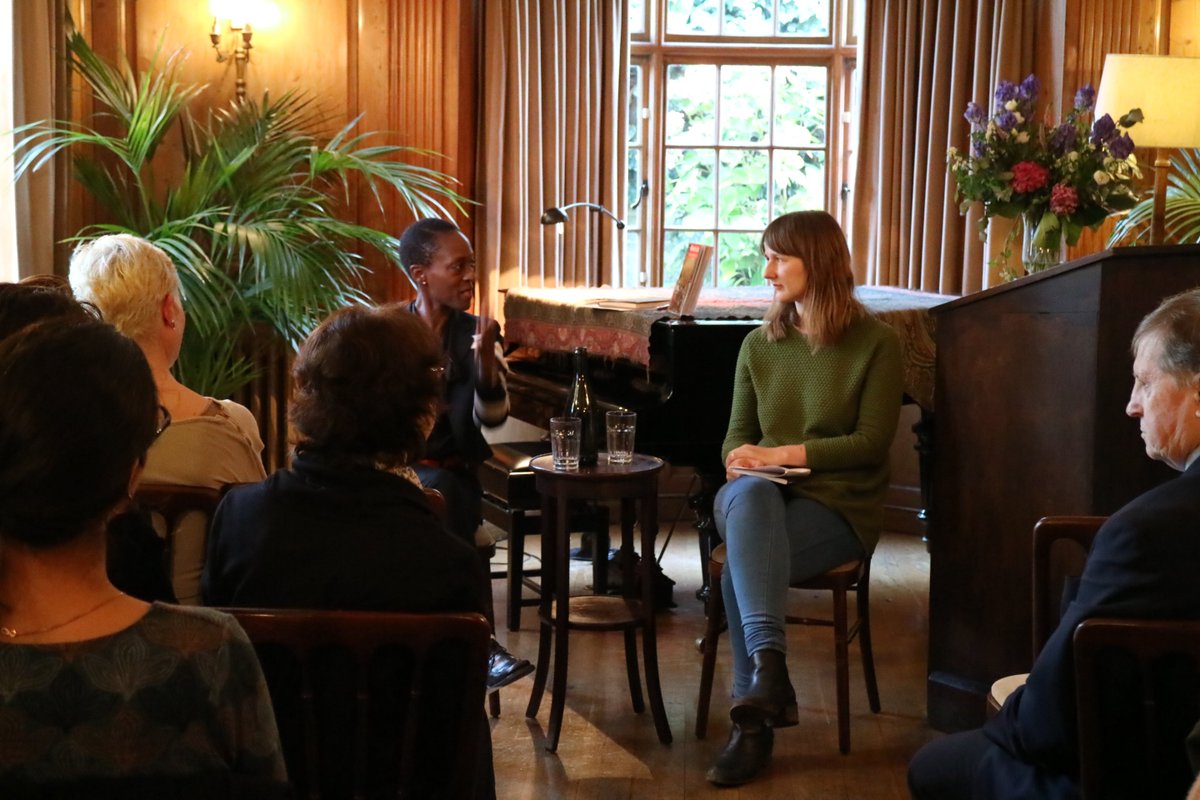 HamArtsFest's tweet photo. Britain's two leading poets in modern times in conversation at #HAF2016 about remixing #Chaucer & #Ovid for the 21st Century. #WomenInPoetry https://t.co/3i7GuuPDOV