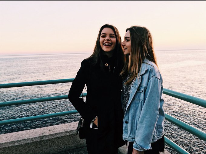 friends💫 &bull;chiara ruffino&bull; https://t.co/dvvUQTVkZs<a href="/tag/73festivaldivenezia"class="tags"><span>#73festivaldivenezia</span></a><a href="/tag/truccoparrucco"class="tags"><span>#truccoparrucco</span></a>