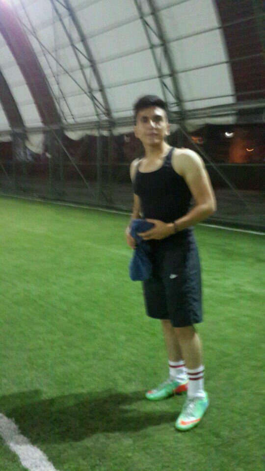 er_ismail46's tweet photo. Sakatlananlara şimdiden geçmiş olsun #hakkınızı helal edin😂 (@ Olimpiyat Halı Saha) https://t.co/t8xanM3Ki9 https://t.co/W3UOqG7cZA