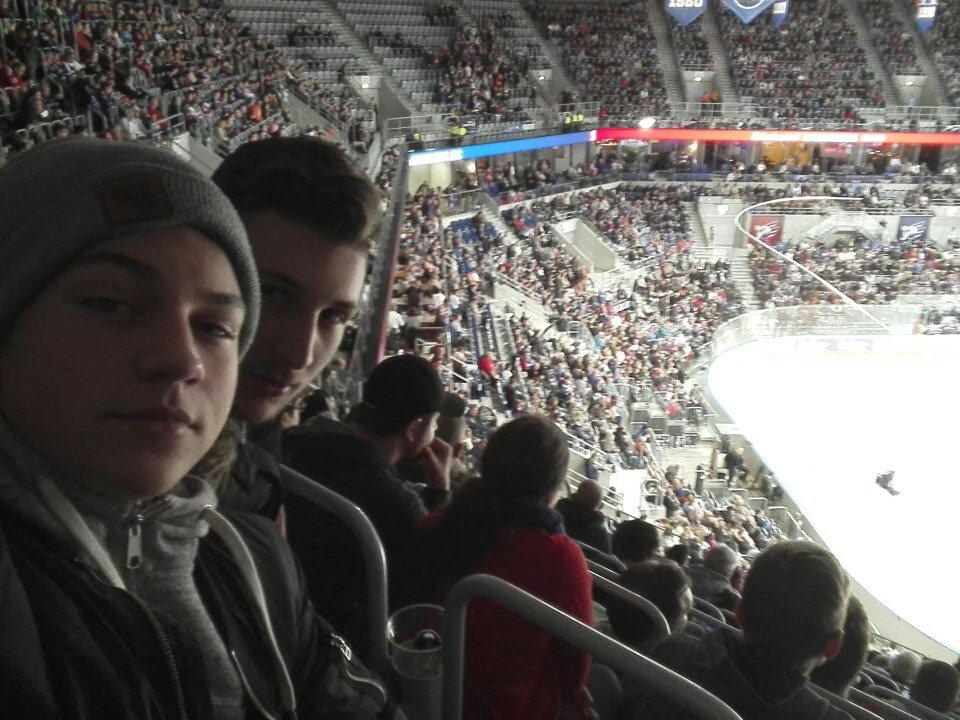 Drawerplays's tweet image. #Adlersocialwall Wir sind dabei ❤