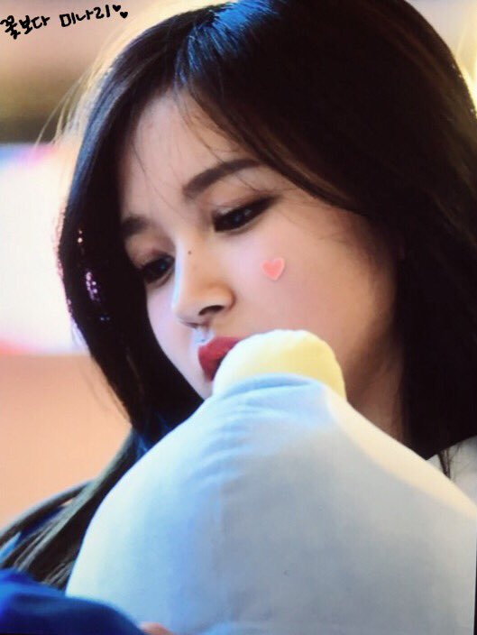 _Flower_Mina's tweet photo. 161204 여의도 팬싸인회 미나 프리뷰
#MINA #TWICE #미나 #트와이스 https://t.co/8HwWv9y18K