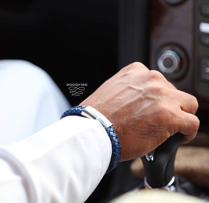 a718_'s tweet photo. اتراضي الناس ، ولا ماتراضيها
بعض العرب حقدها بالقلب مهلكها

ادرك فعولك بعقلك واقتنع فيها
ولا رضى الناس غايه منت مدركها https://t.co/9Ps85YfD7w