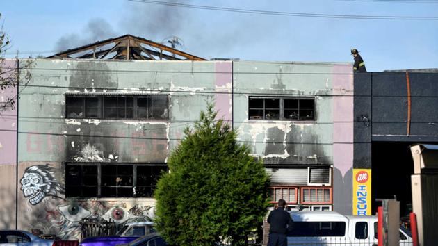 InternetDaily24's tweet image. Oakland fire kills at least 9 at warehouse party
More on: viid.me/qw9jWJ