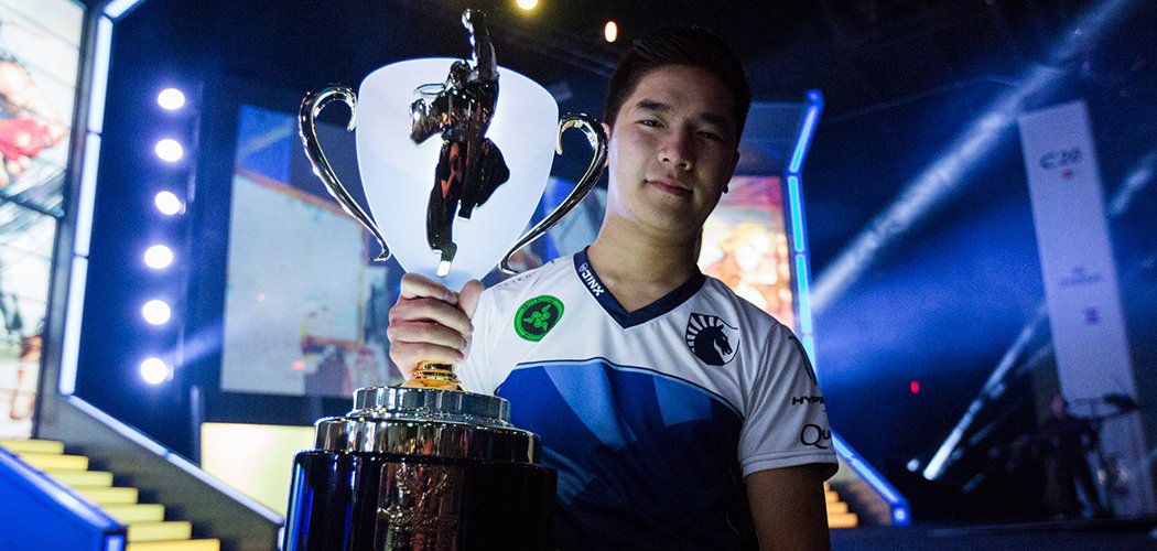 CapcomFighters's tweet photo. Capcom Cup 2016 Results! USA's Liquid|NuckleDu is First Street Fighter 5 World Champion!  https://t.co/uAYOWceUlG #CapcomCup2016 https://t.co/tOWWChjxql