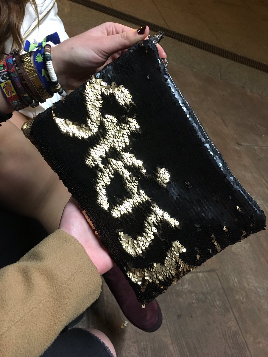 SteisyCDF1's tweet photo. Esto si es un bolso a la moda @patricia_steisy #ModoSteisy 💝 https://t.co/vUufDshe7p