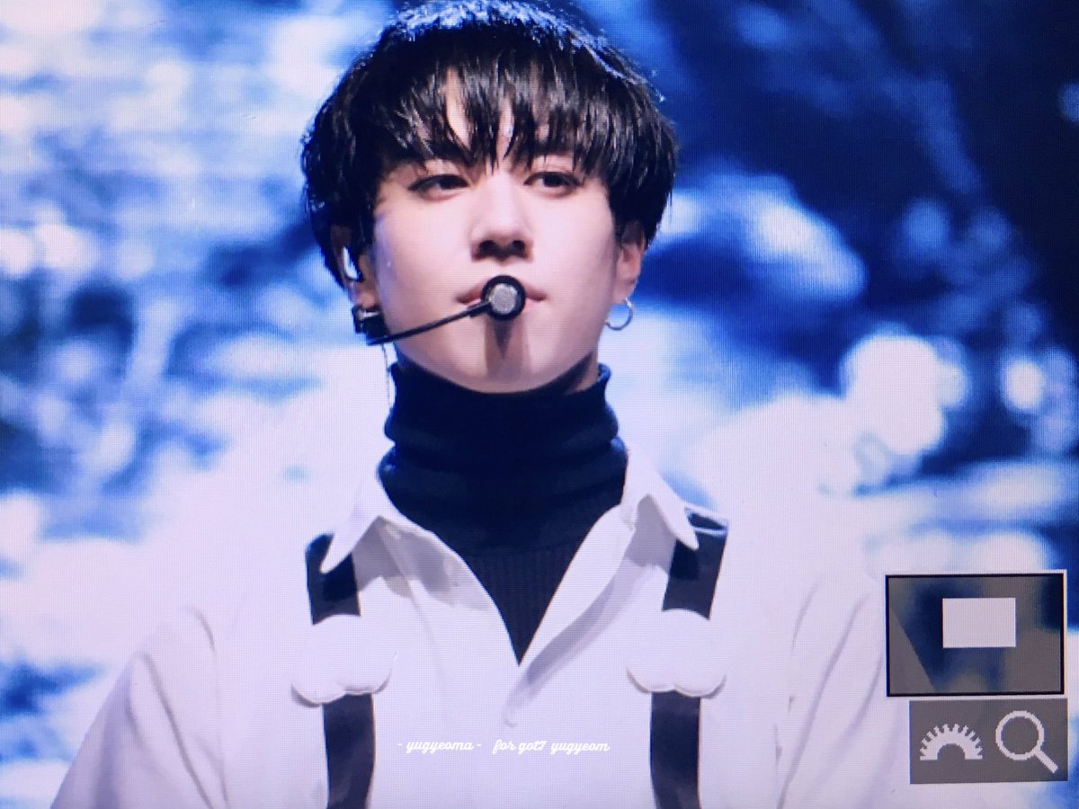 YUGYEOMA_1117's tweet photo. 161204 MALAYSIA FANMEETING #유겸 #Yugyeom 🐜��잘 생긴 ㅠㅠ https://t.co/EBU4cFnXWz