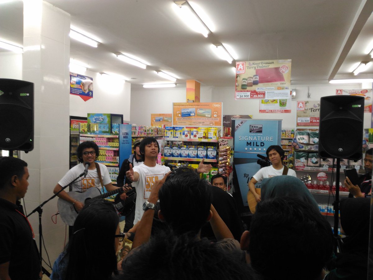 alfamidi_ku's tweet image. @DMASIV  sudah sampai di Alfamidi ke-48 #DMASIV5150ALFAMIDI