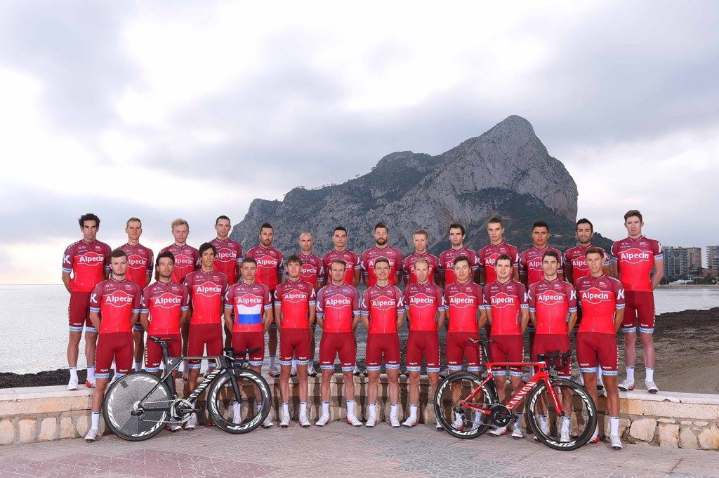 キャニオン バイシクルズ Twitter वर チームカチューシャ改めチームカチューシャ アルペシンの17年チームキットおよびチームバイクが発表されました もちろん17年も引き続きcanyonのバイクを使用します T Co Nzrmzgzzbk