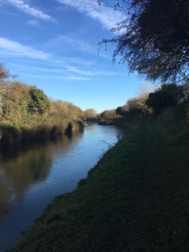 Kennet and Avon Canal #wiltshire is freezing today