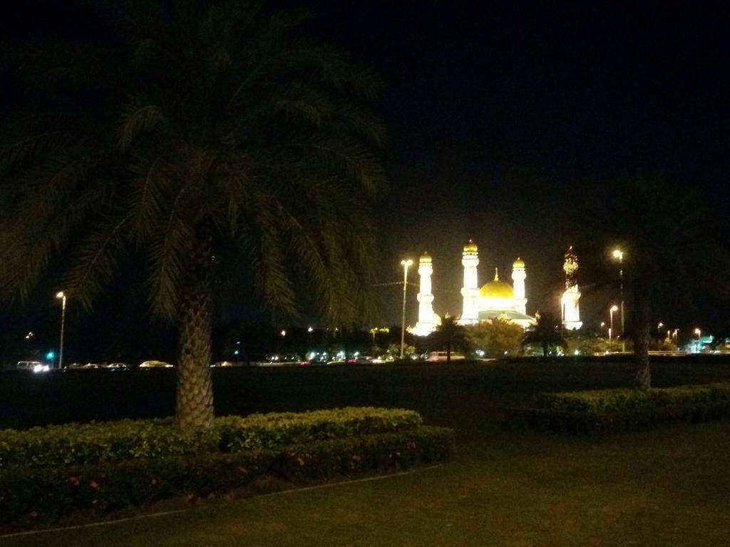 onlygooverland's tweet photo. Nice to be back traveling overland. Never thought I'd be visiting Brunei but couldn't pass up the opportunity to have a quick look. #travel https://t.co/5FbVmqqI66