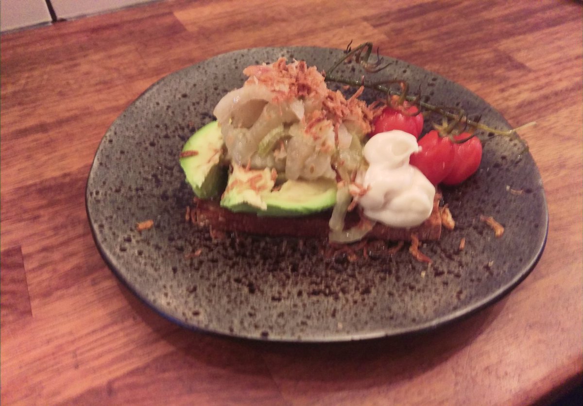 Round two: lovely <a href="/sundlaugcoffee/">Sundlaug Coffee Co.</a> Kenyan Gakuyuini guest espresso @Baltzersens plus avocado on toast for lunch