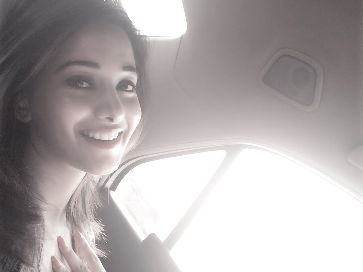 preetikatweets's tweet photo. Ek smile de zara muskura... 🎭🎬 https://t.co/41gT9KhlME