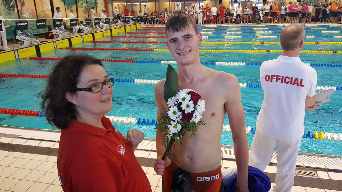 Gisteren voelde hij zich minder goed, vandaag zwom <a href="/Bastakken/">Bas Takken</a> met 4.55.22 een ER S10 #martinezcup
