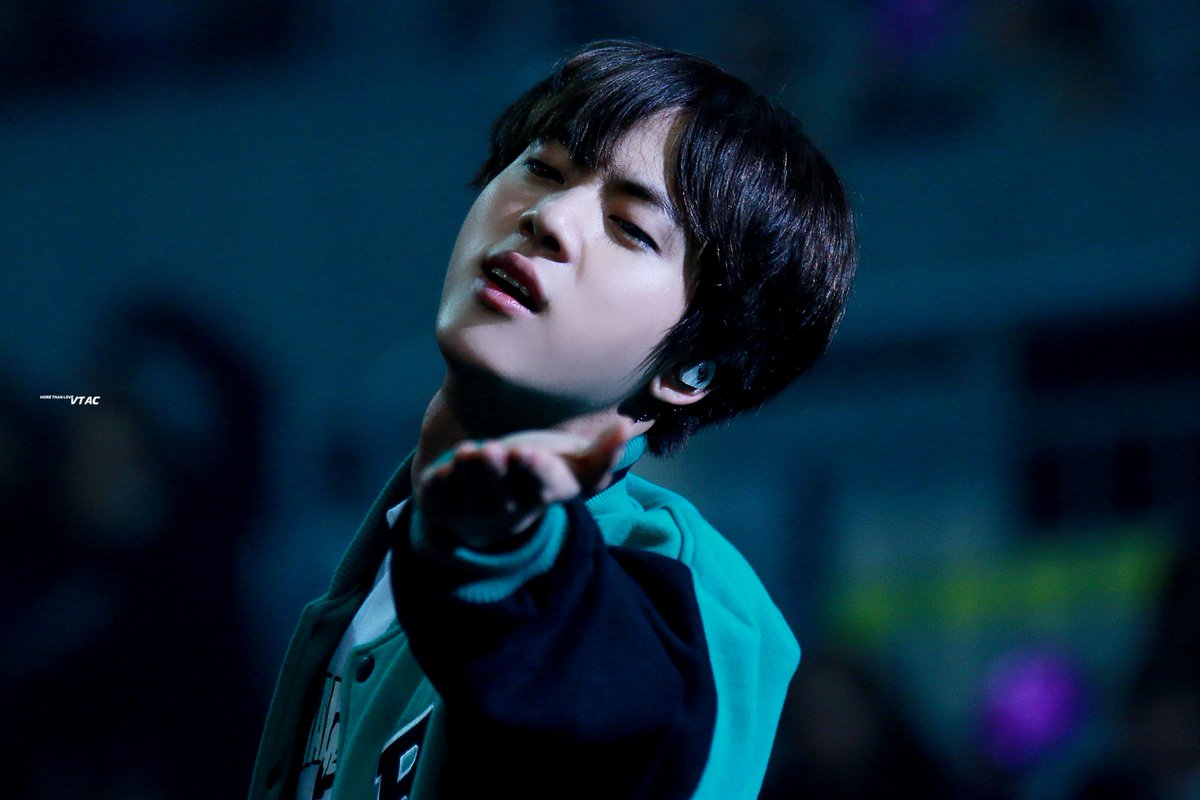 stay_gold1306's tweet photo. @BTS_twt #HAPPYJINDAY #AwakeWithJIN #진생일ㅊㅋ  HAPPY BIRTHDAY MY LOVE. ARMYS WILL ALWAYS LOVE YOU❤
THE TRUTH IS YOU CAN FLY AND TOUCH THE SKY https://t.co/FCEo5L6MVL
