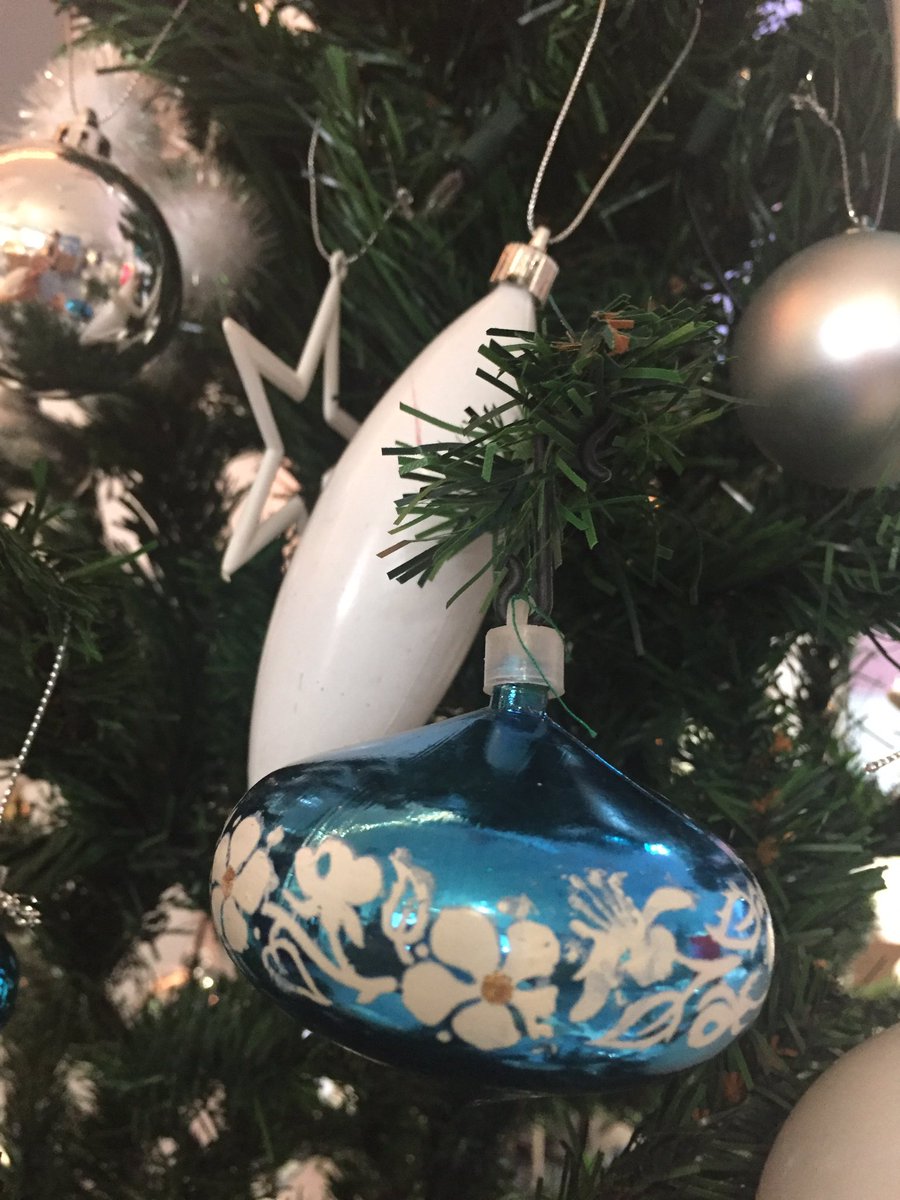 amandanewnham's tweet photo. Day 4-do something that makes you laugh-watching the Xmas decorations go up with singing & dancing by the play team #24ActsofKindness https://t.co/AYdYGoLZSA