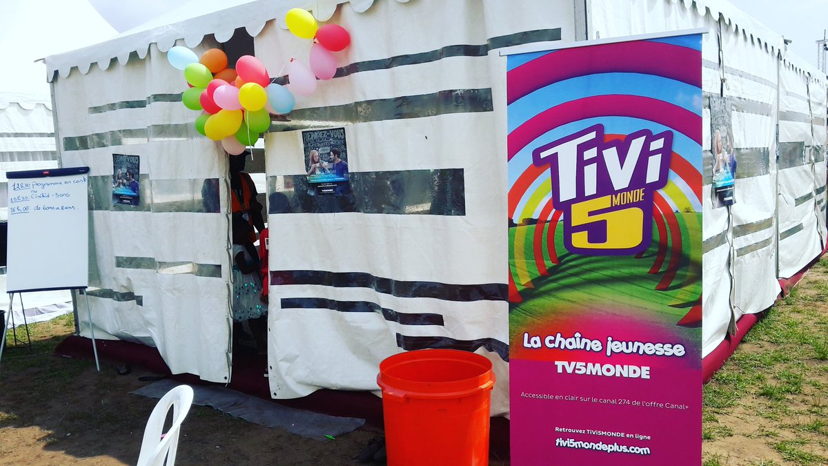speabidjan's tweet photo. [Jour 1] - Le stand Cinékids de #Tivi5Monde est ouvert et accueille les enfants pour les séances cinéma. #SPE2016 https://t.co/XLSPmY9TOj