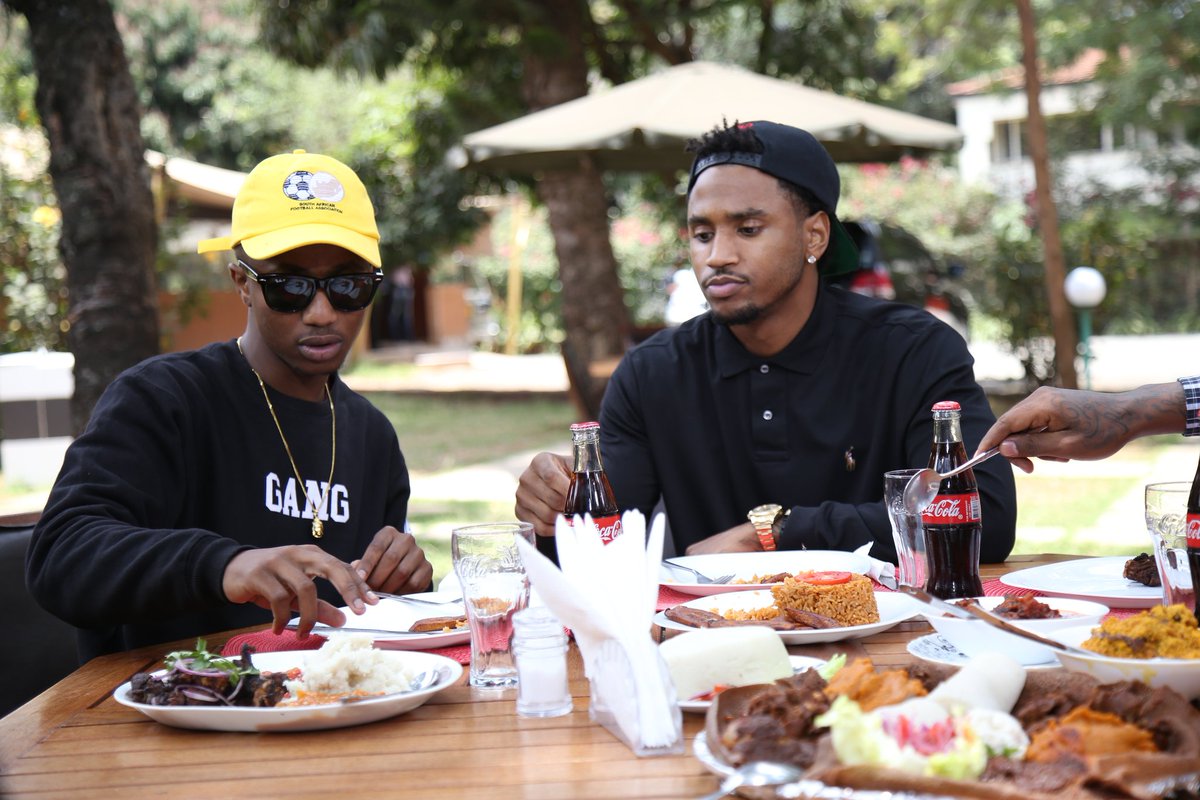 CocaCola_NG's tweet photo. No one says NO to Nigerian Jollof especially when Coke is in the mix. Coke and meals better together. #CokeStudio4NG https://t.co/V6cYJwmYOh