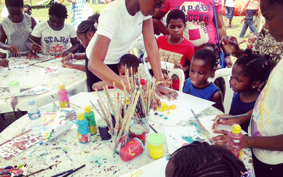 speabidjan's tweet photo. [Jour 2] - En ce moment à l'espace Jeu du Salon de la Petite Enfance et des Parents. C'est le moment de vous y rendre. #SPE2016 https://t.co/ozD6Li2OHZ